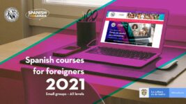 Imagen promocional con textos en inglés sobre la oferta de cursos de español para extranjeros.